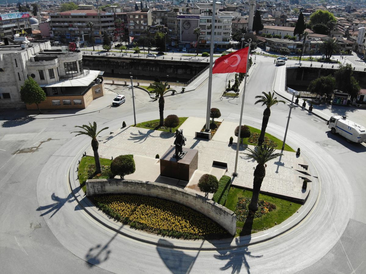 Sokağa çıkma yasağının ardından şehirler sessizliğe büründü