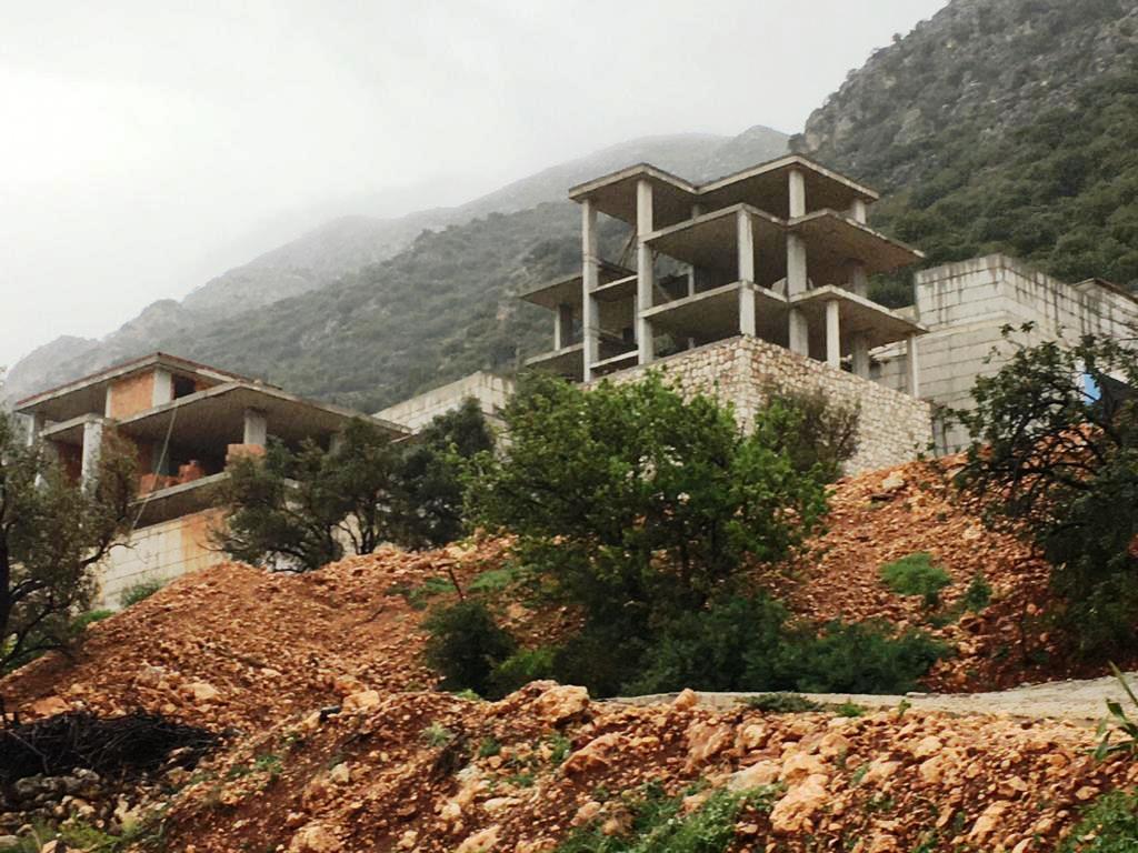 Korona girmeyen Kaş'a talan girdi