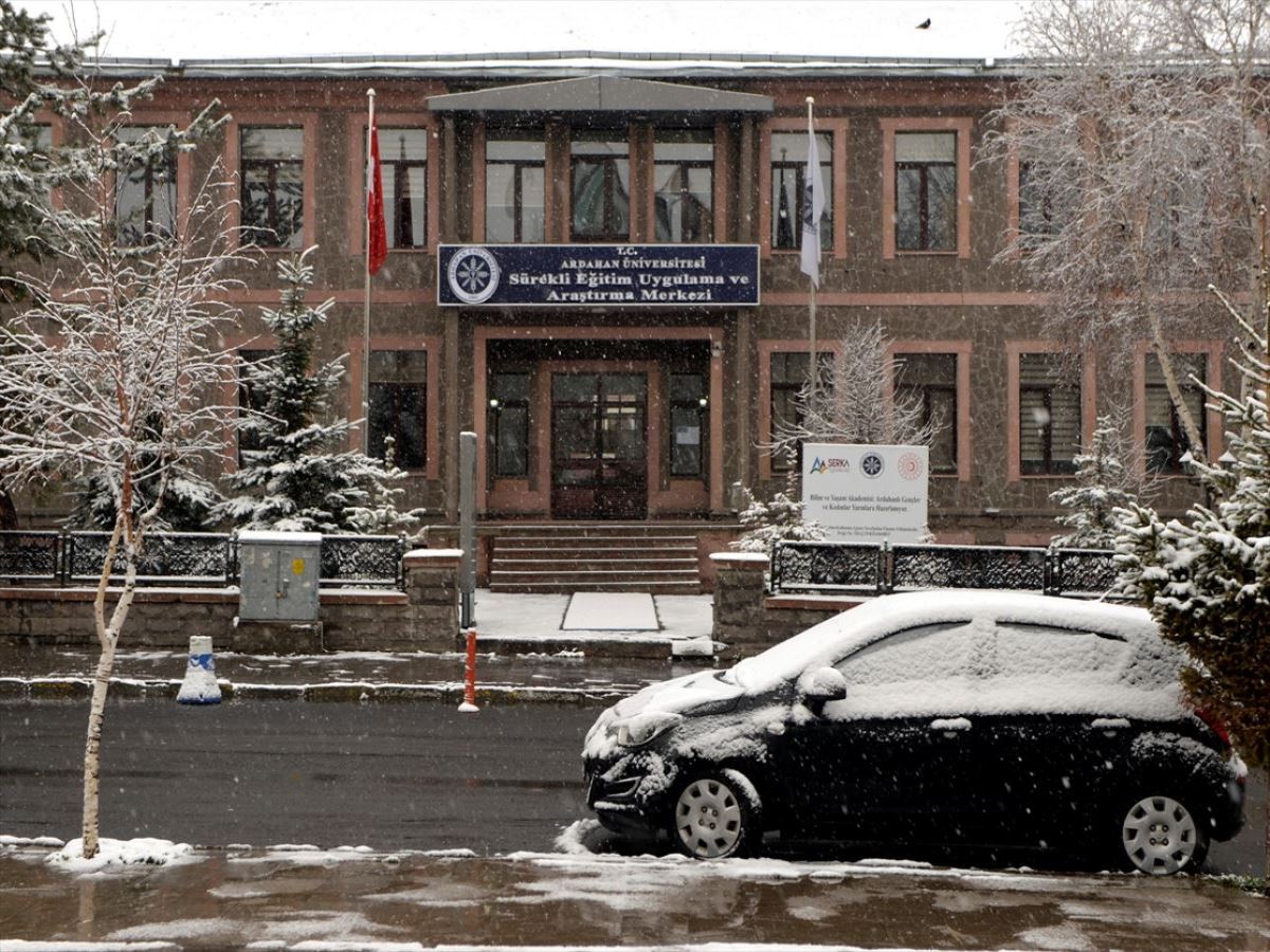 Ardahan'da 23 Nisan'da kar sürprizi