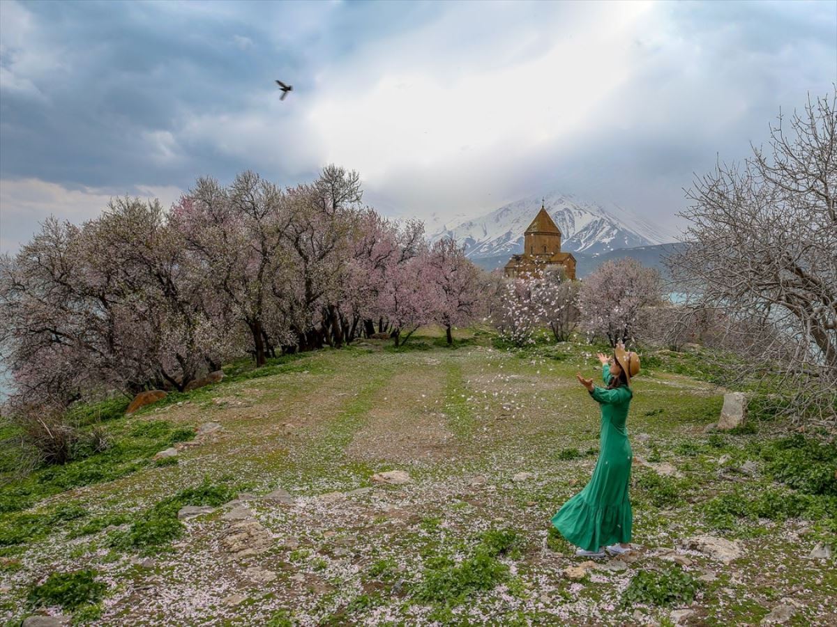 Akdamar Adası ziyaretçisiz kaldı