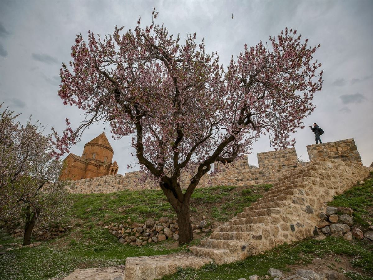 Akdamar Adası ziyaretçisiz kaldı