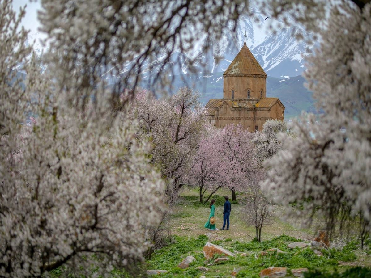 Akdamar Adası ziyaretçisiz kaldı