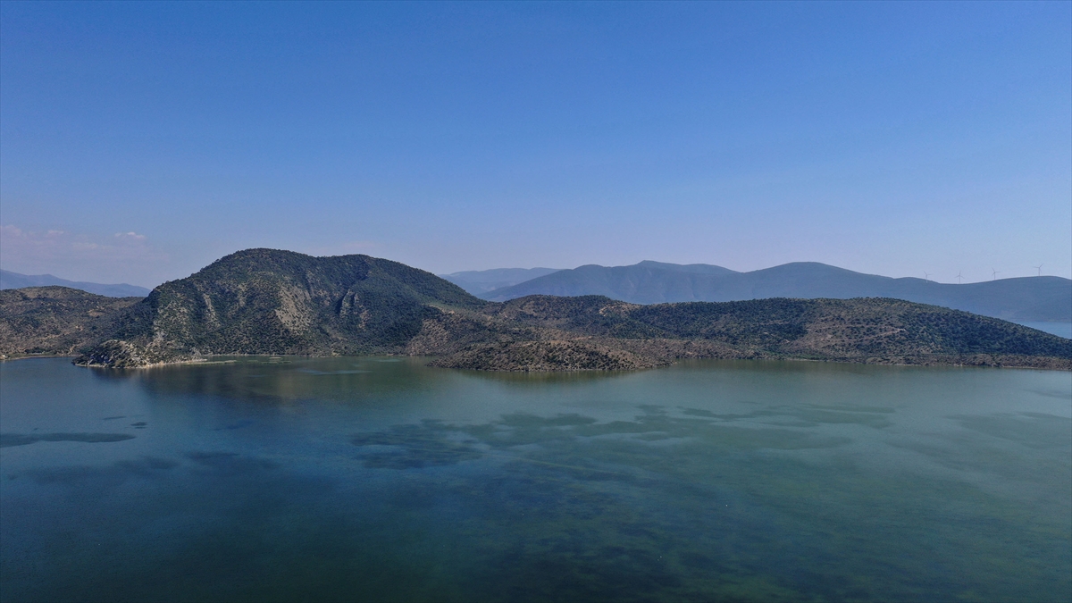 Bafa Gölü, manzarasıyla görenleri hayran bırakıyor