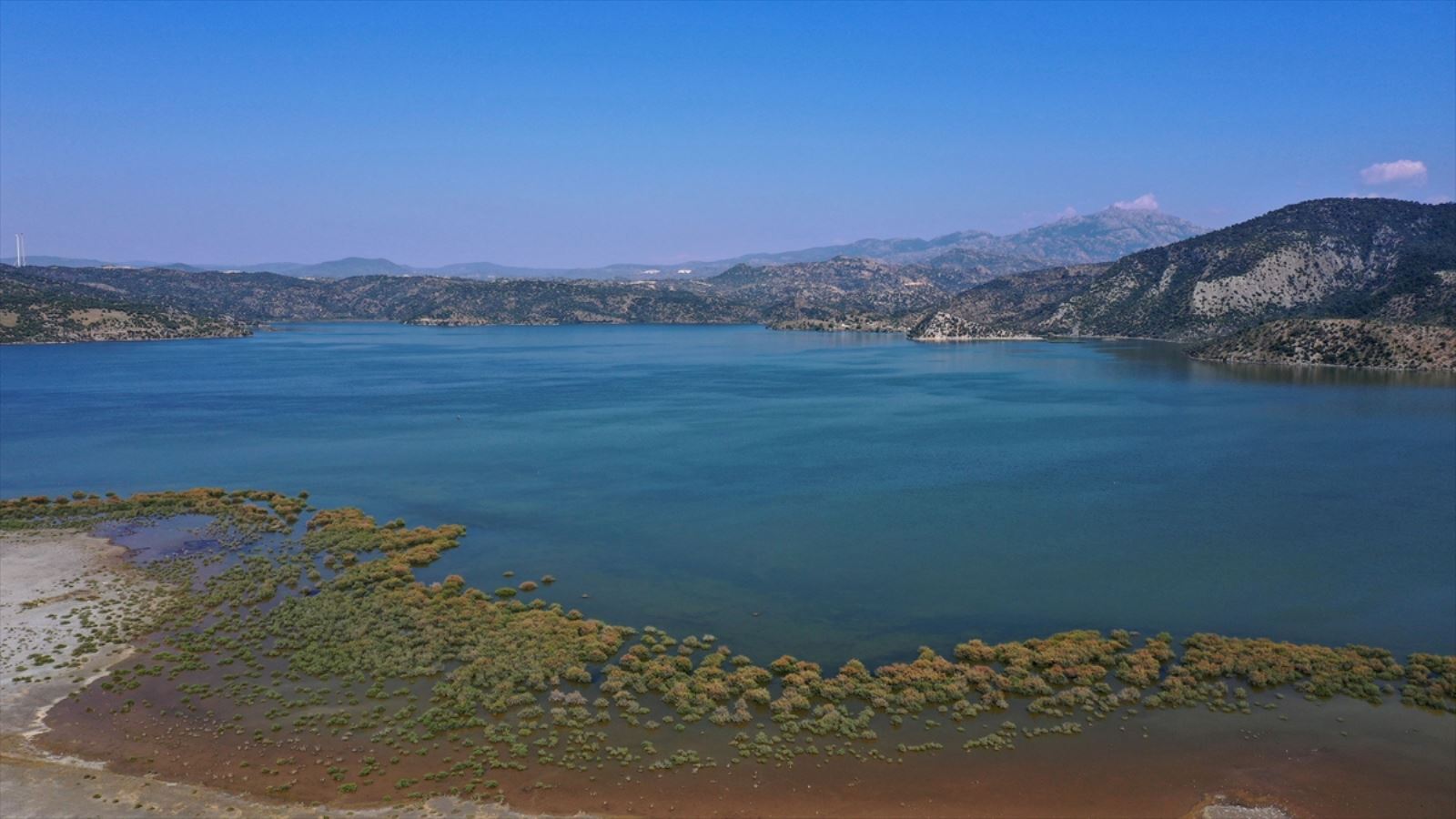 Bafa Gölü, manzarasıyla görenleri hayran bırakıyor