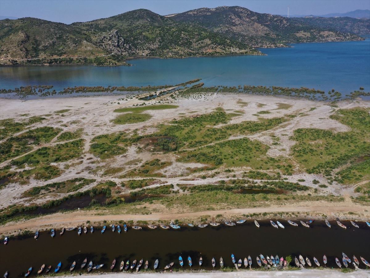 Bafa Gölü, manzarasıyla görenleri hayran bırakıyor