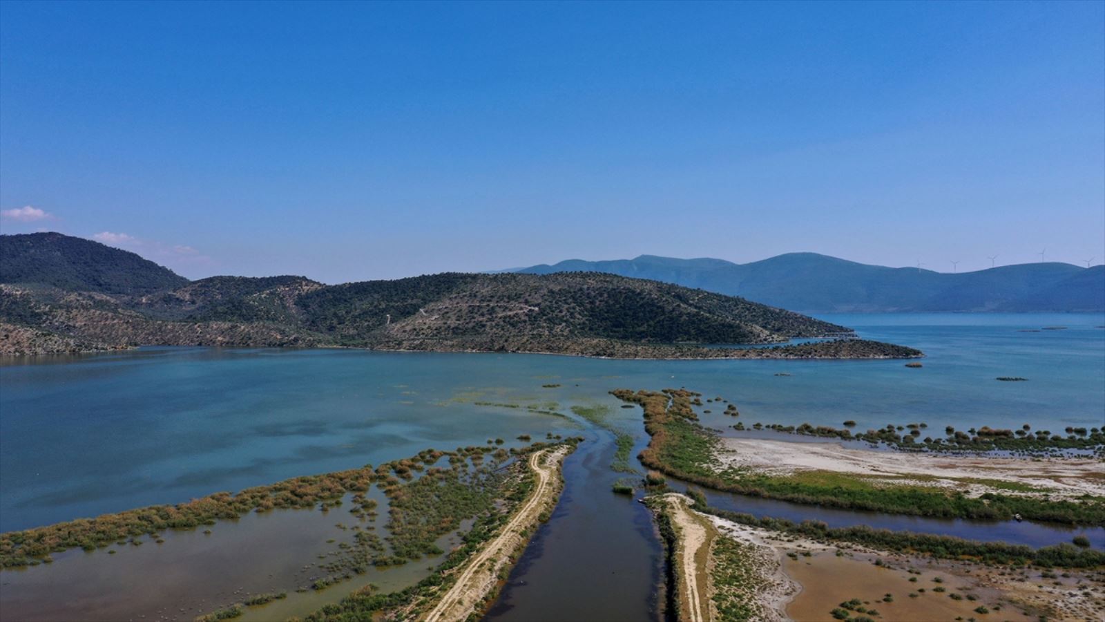 Bafa Gölü, manzarasıyla görenleri hayran bırakıyor