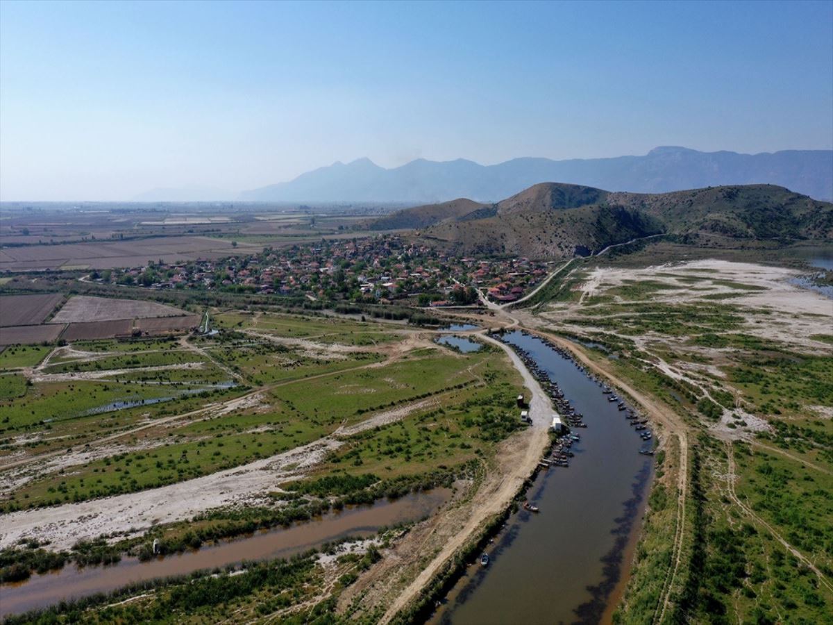 Bafa Gölü, manzarasıyla görenleri hayran bırakıyor