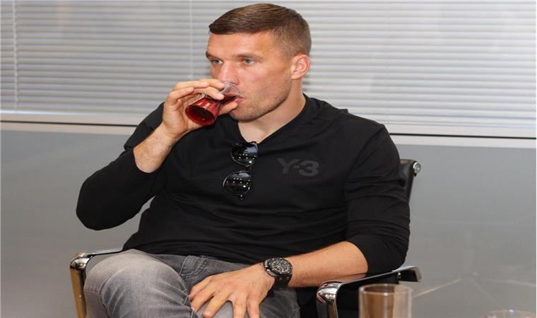 Podolski'den çocuklara, hayat dersi