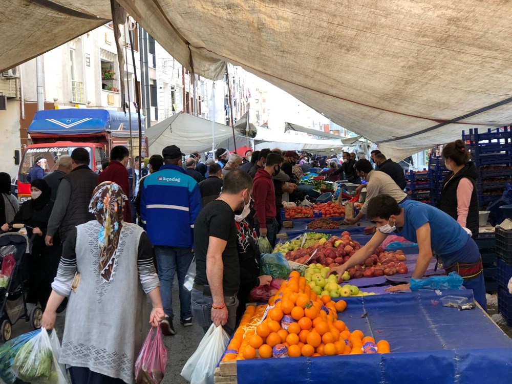 İstanbul'da bugün:  Pazarda koronavirüs tehdidi hiçe sayıldı