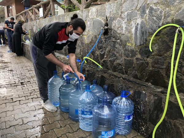 Bursa'da kilometrelerce su kuyruğu