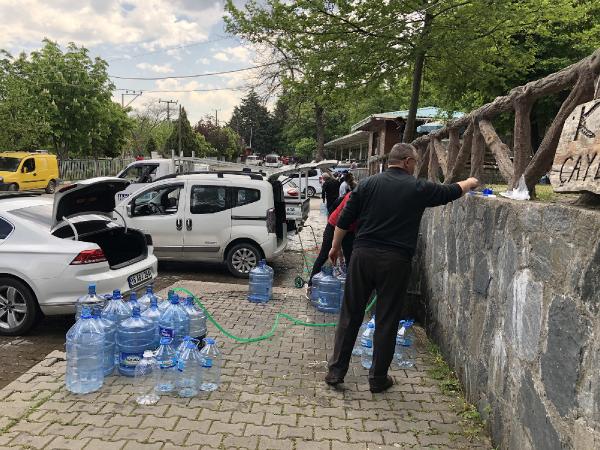 Bursa'da kilometrelerce su kuyruğu