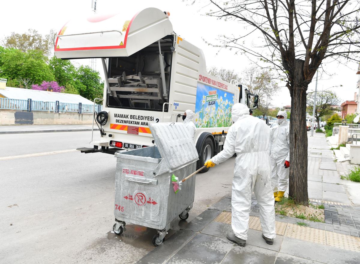 80 kişilik ekiple dezenfekte çalışması