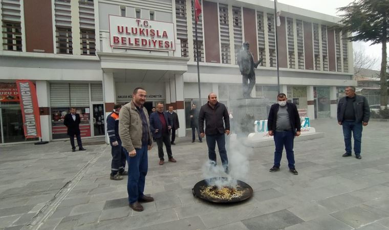 AKP'li belediyeden koronavirüse karşı tütsülü önlem