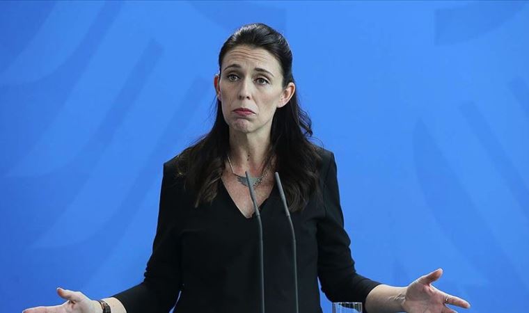 Yeni Zelanda Başbakanı Ardern Kovid-19 önlemlerine uymayanlara 'aptal' dedi