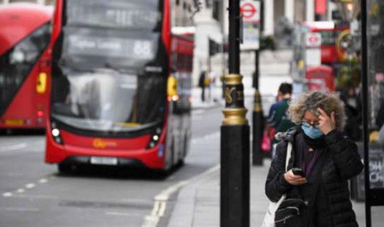 Londra'da koronavirüs nedeniyle beş otobüs şoförü hayatını kaybetti