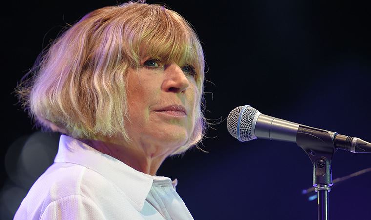 Marianne Faithfull'un koronavirüs testi pozitif çıktı