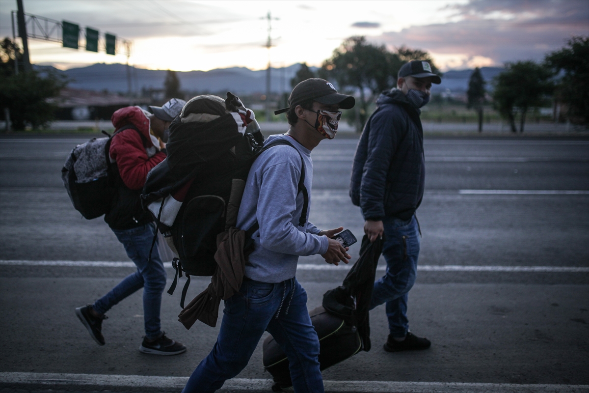 Kolombiya'daki Venezuelalılar karantinanın ardından ülkelerine dönüyor