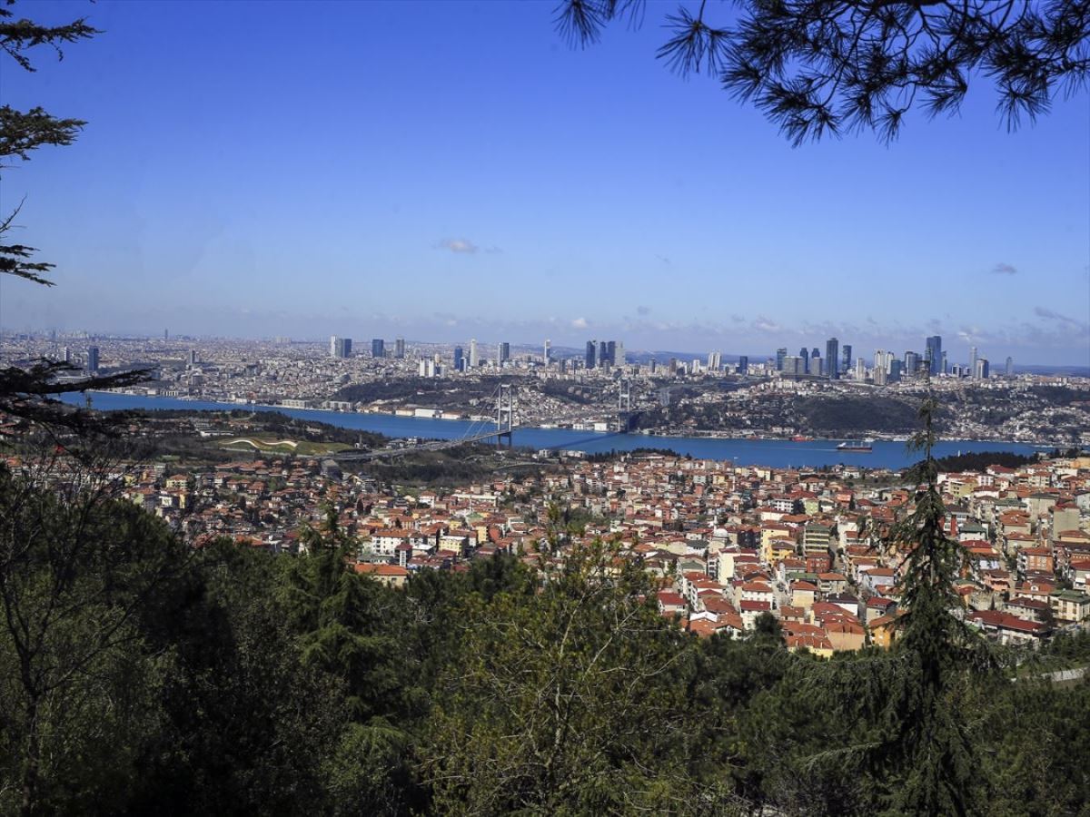 İstanbul Boğazı renk değiştirdi