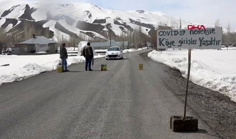 Köy girişine tabela asıp, kendilerini karantinaya aldılar