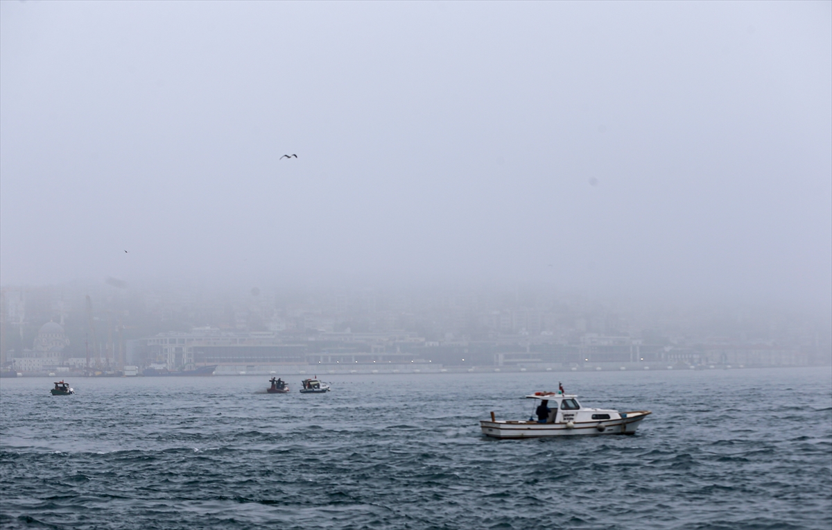 İstanbul yeni güne sisle uyandı