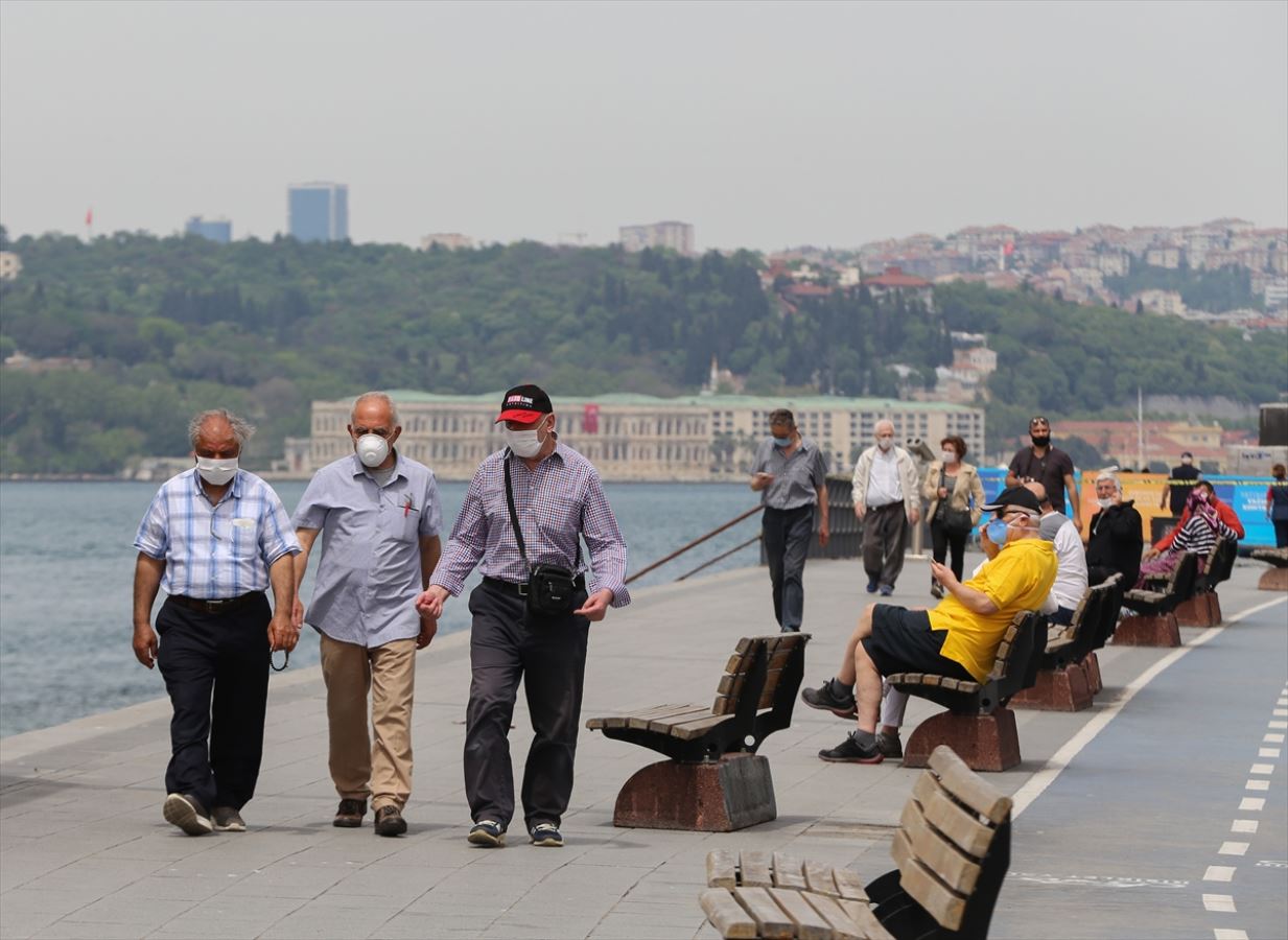 65 yaş üzeri sıcağın etkisiyle dışarı çıkmadı