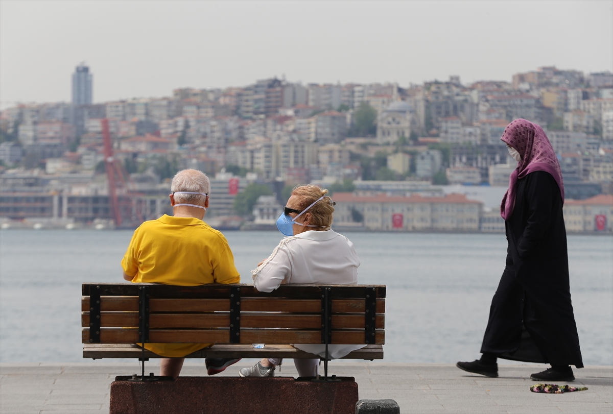 65 yaş üzeri sıcağın etkisiyle dışarı çıkmadı