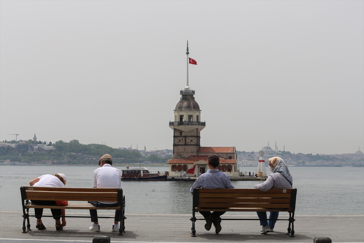 65 yaş üzeri sıcağın etkisiyle dışarı çıkmadı