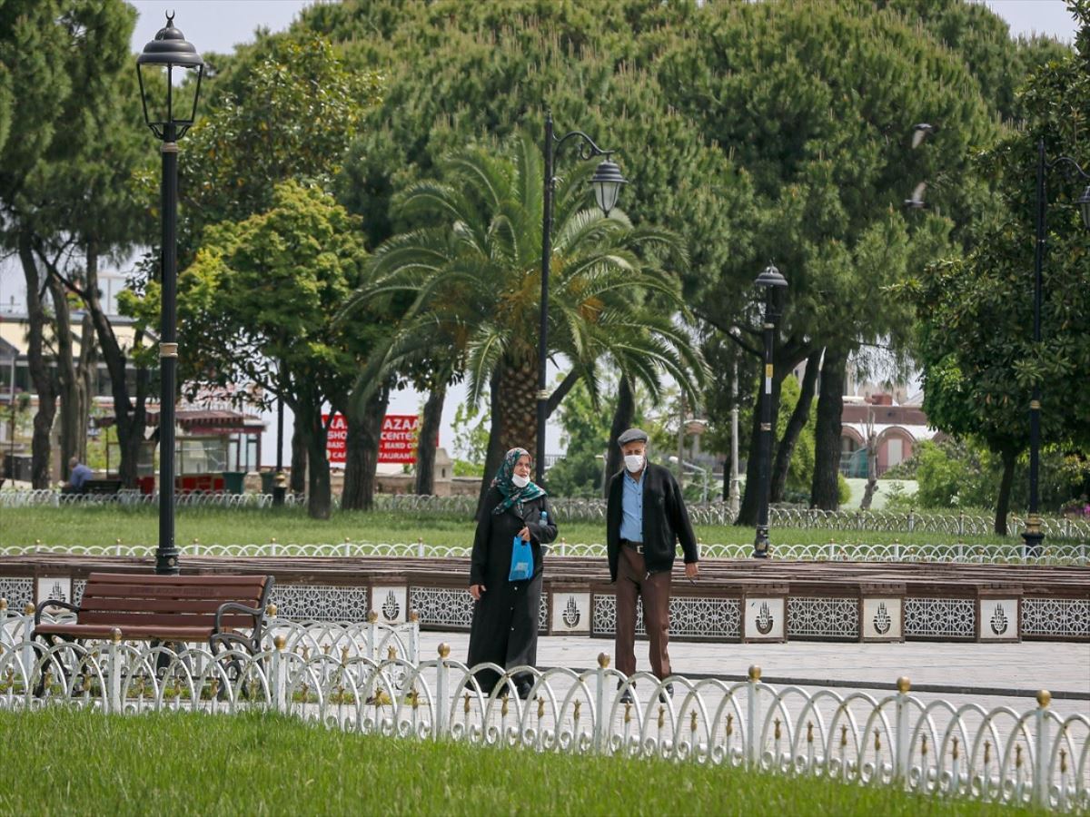 65 yaş üzeri sıcağın etkisiyle dışarı çıkmadı