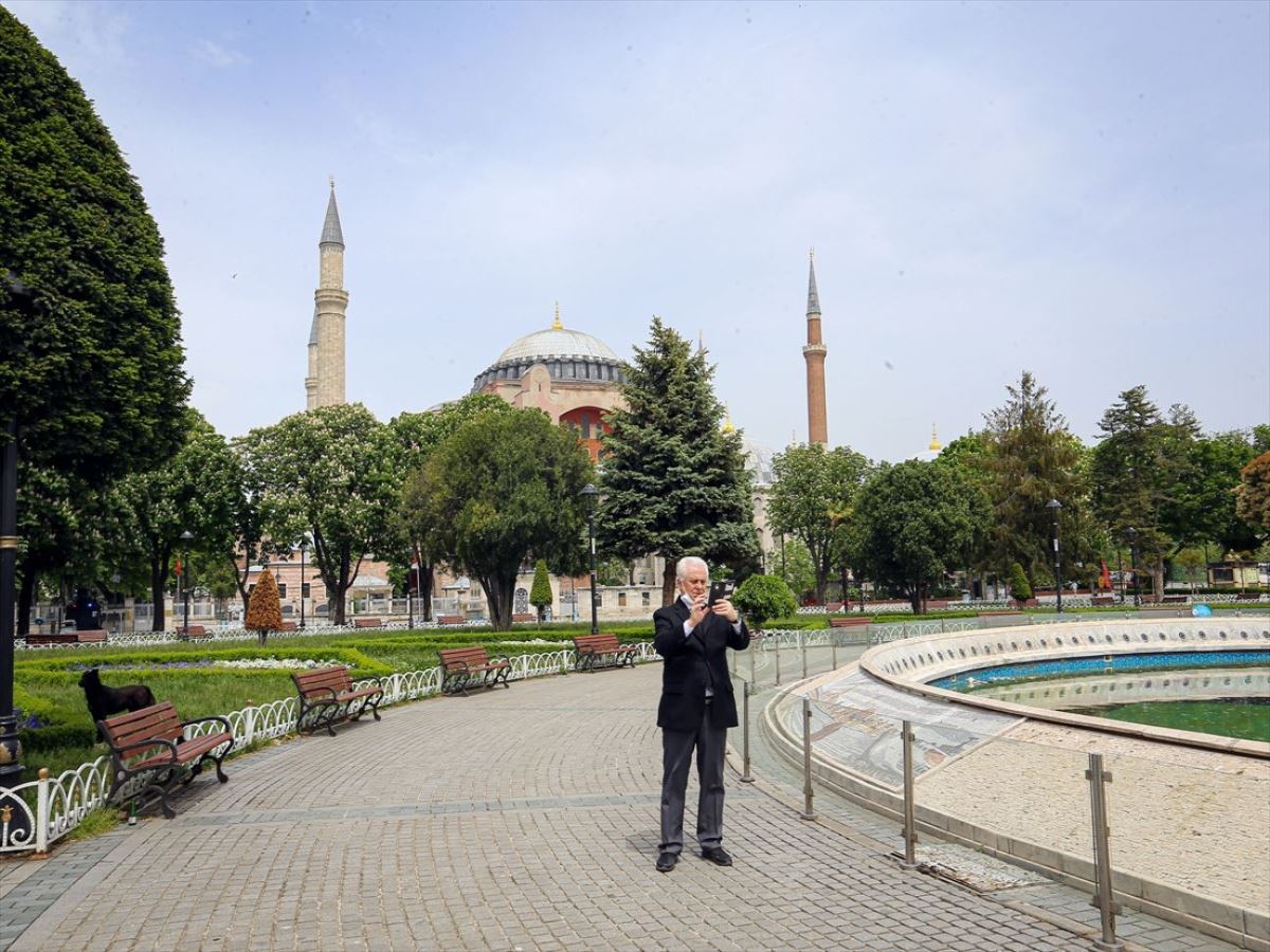 65 yaş üzeri sıcağın etkisiyle dışarı çıkmadı