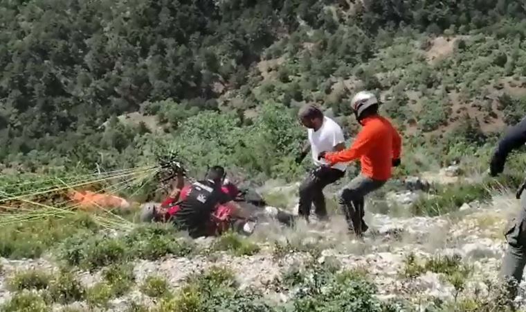 Nallıhan'da yamaç paraşütü kazasında 2 pilot hafif yaralandı