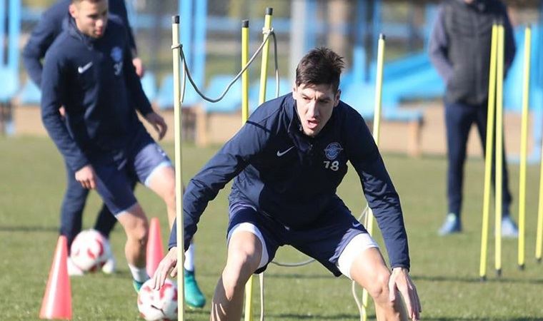 Adana Demirspor'da maskeli idman