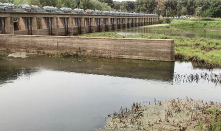 Gediz Nehri'nden pis kokular geliyor