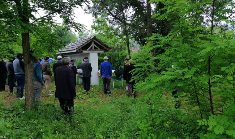 Komşu kavgasında ölen gelin ve kayınpederi toprağa verildi