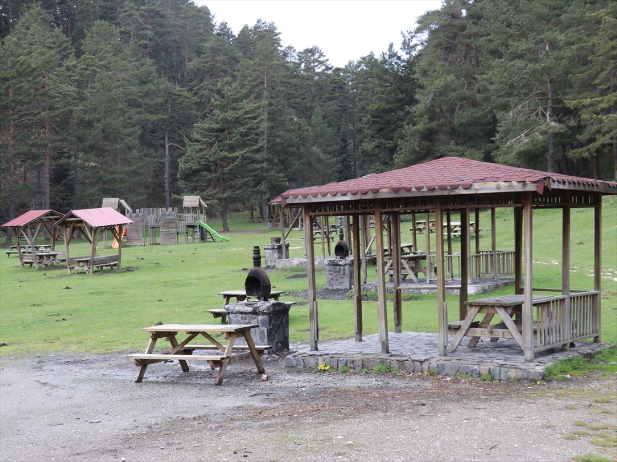 Abant Tabiat Parkı en sakin günlerini yaşıyor