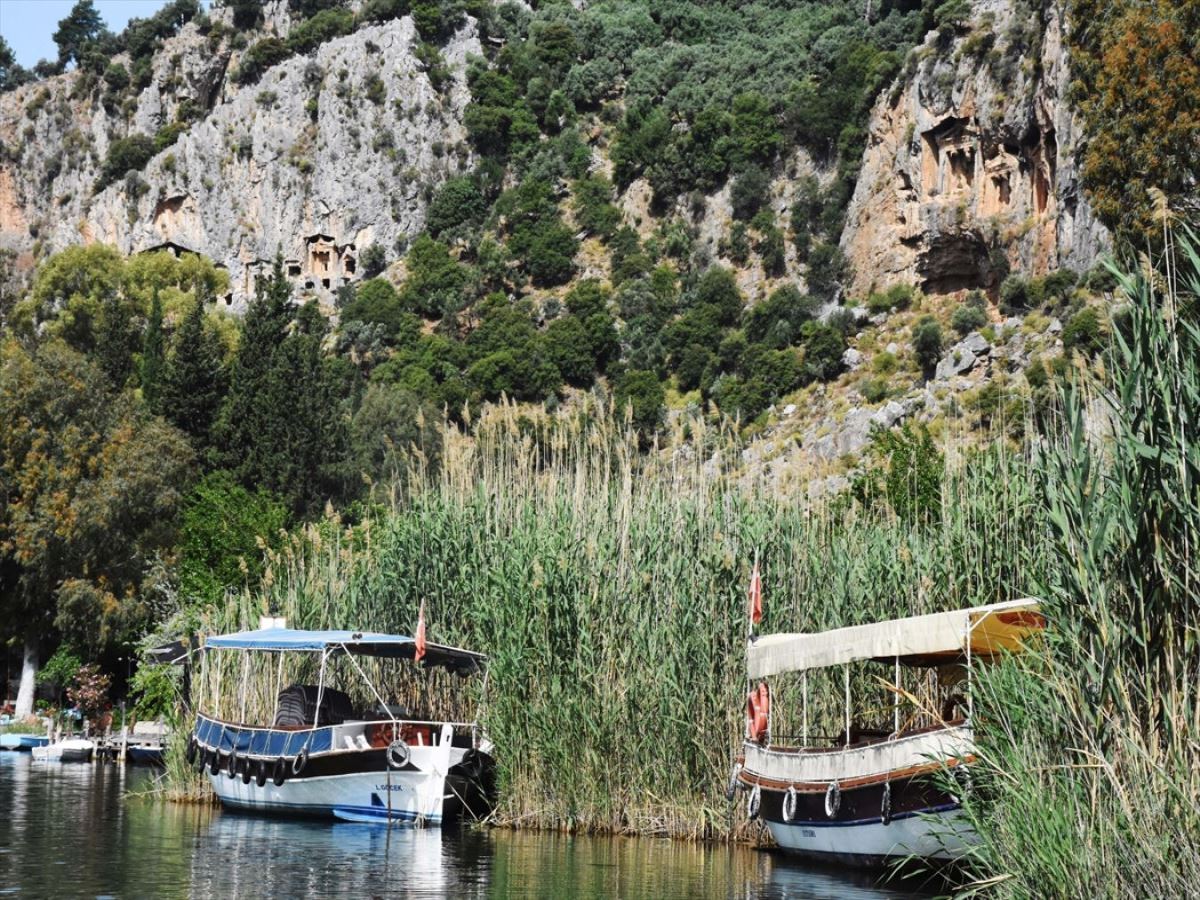 Labirent görünümlü Dalyan sazlıkları