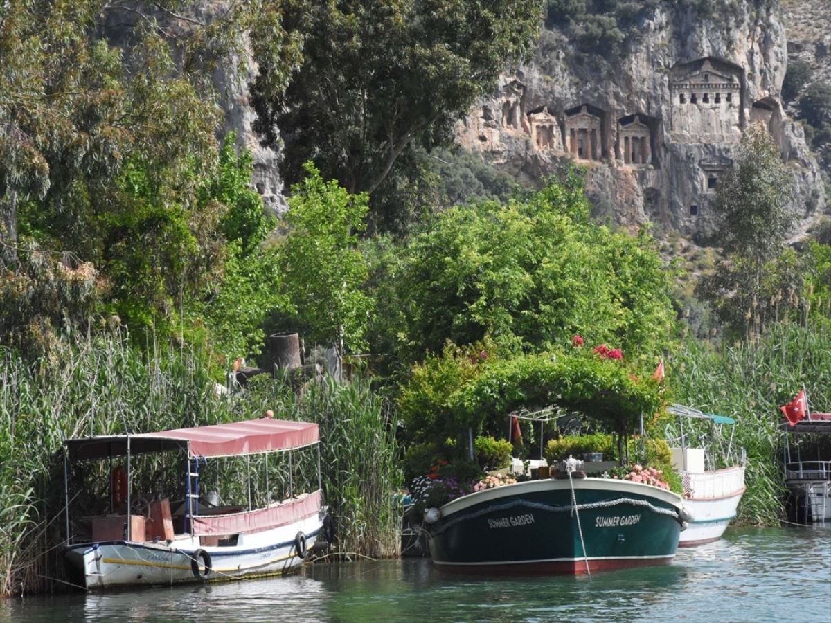 Labirent görünümlü Dalyan sazlıkları