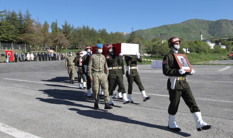 Hakkari'de terör saldırısında şehit olan askerler törenle memleketlerine uğurlandı