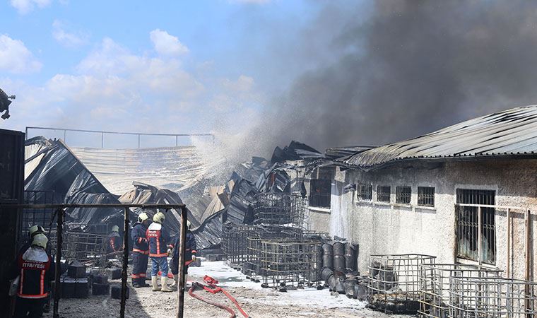 Ankara'da tiner paketleme atölyesinde yangın: 2 işçi hayatını kaybetti