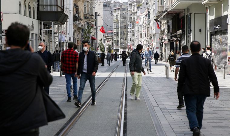 Taksim Meydanı  ve İstiklal Caddesi'nde maske zorunluluğu