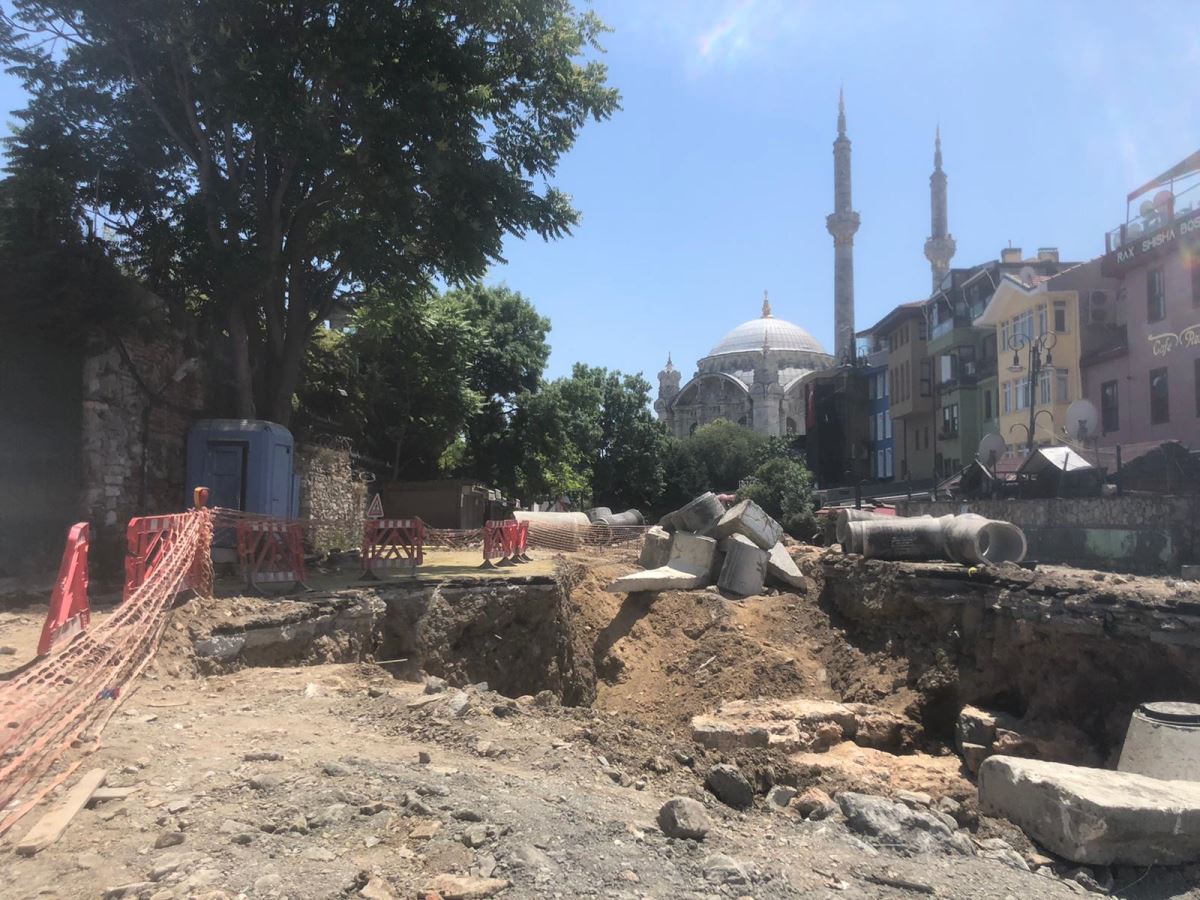 Ortaköy'deki İSKİ kazısında tarihi kalıntılar bulundu