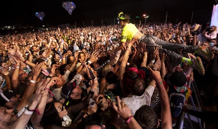 Koronavirüs nedeniyle ertelenen Coachella Festivali iptal edildi