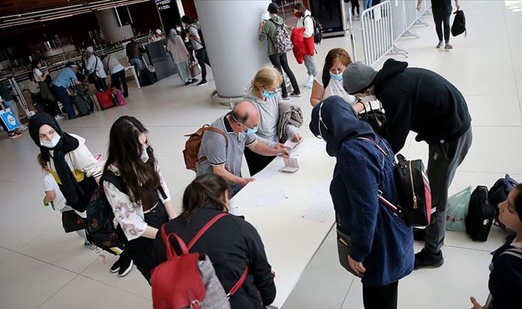 Yurt dışından Türkiye'ye gelişlerde uygulanan 14 gün gözetim uygulaması kaldırıldı