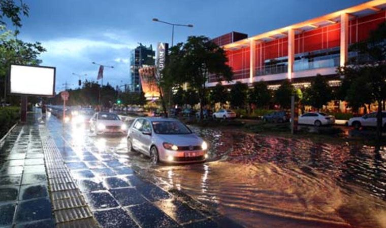 Başkentte sağanak yağış: Belediye açıklama yaptı