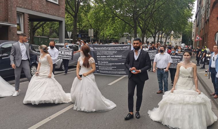 Mart ayından beri düğünler yasak: Almanya'da düğün sektörü temsilcilerinden protesto