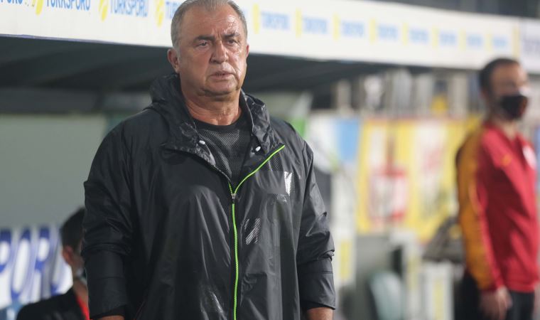 Fatih Terim: Kural oynat diyor da ayak kırılıncaya kadar mı?