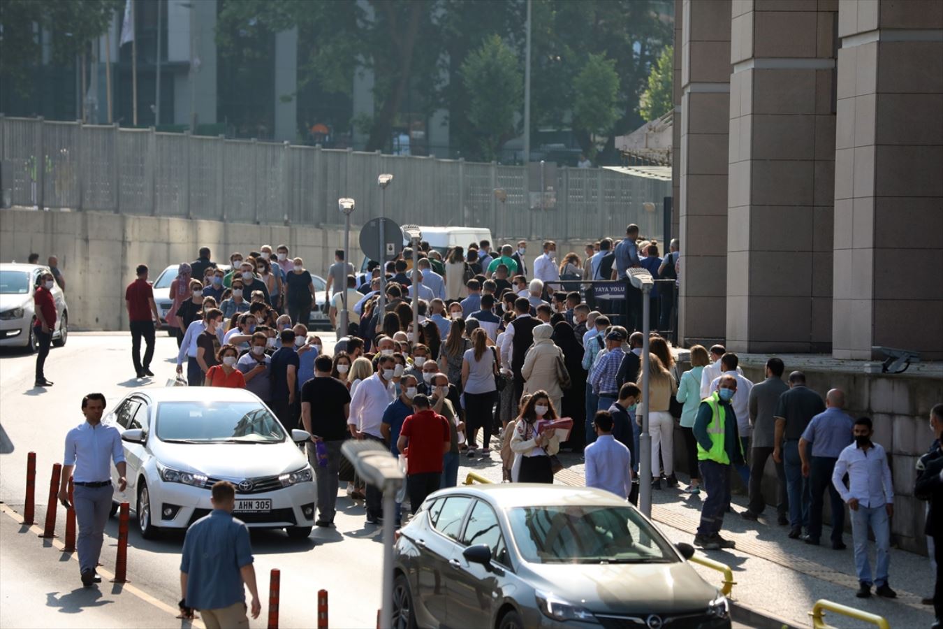 İstanbul'daki 3 büyük adliyede yoğunluk yaşanıyor