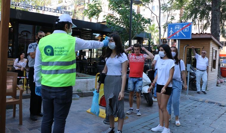 Antalya'nın tarihi semti Kaleiçi'ne maskesiz girişler yasaklandı