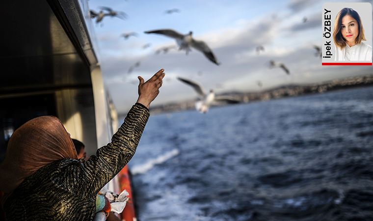 Karşılaşıyor ama  iletişim kurmuyoruz