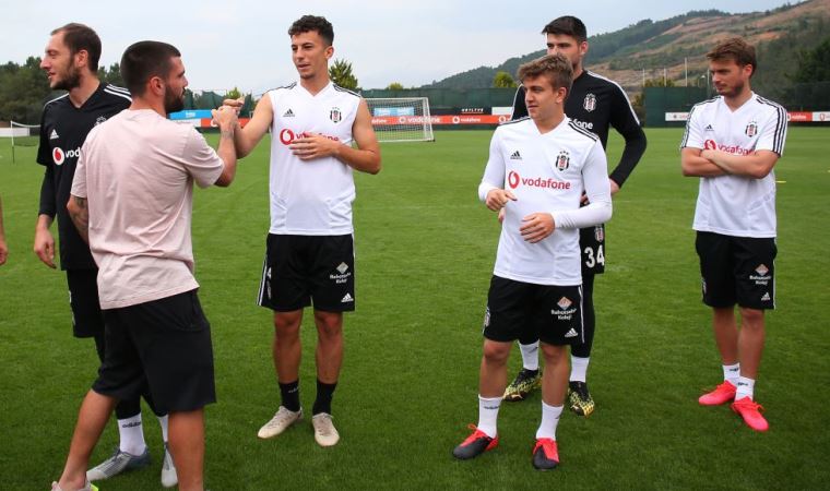 Beşiktaş'ta ikinci ayrılık: Sözleşmesi feshedildi