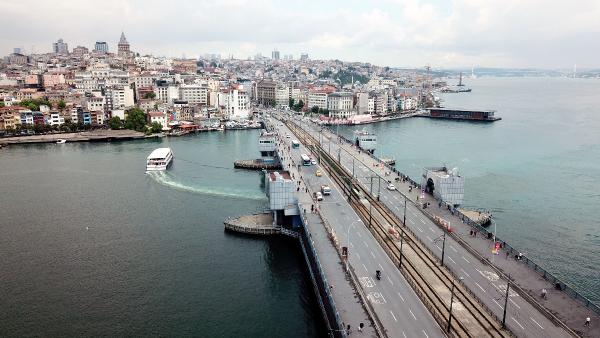 Galata Köprüsü’ne balıkçı akını